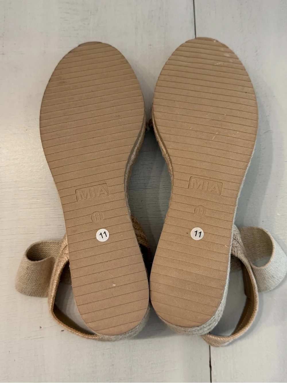 MIA women’s beige